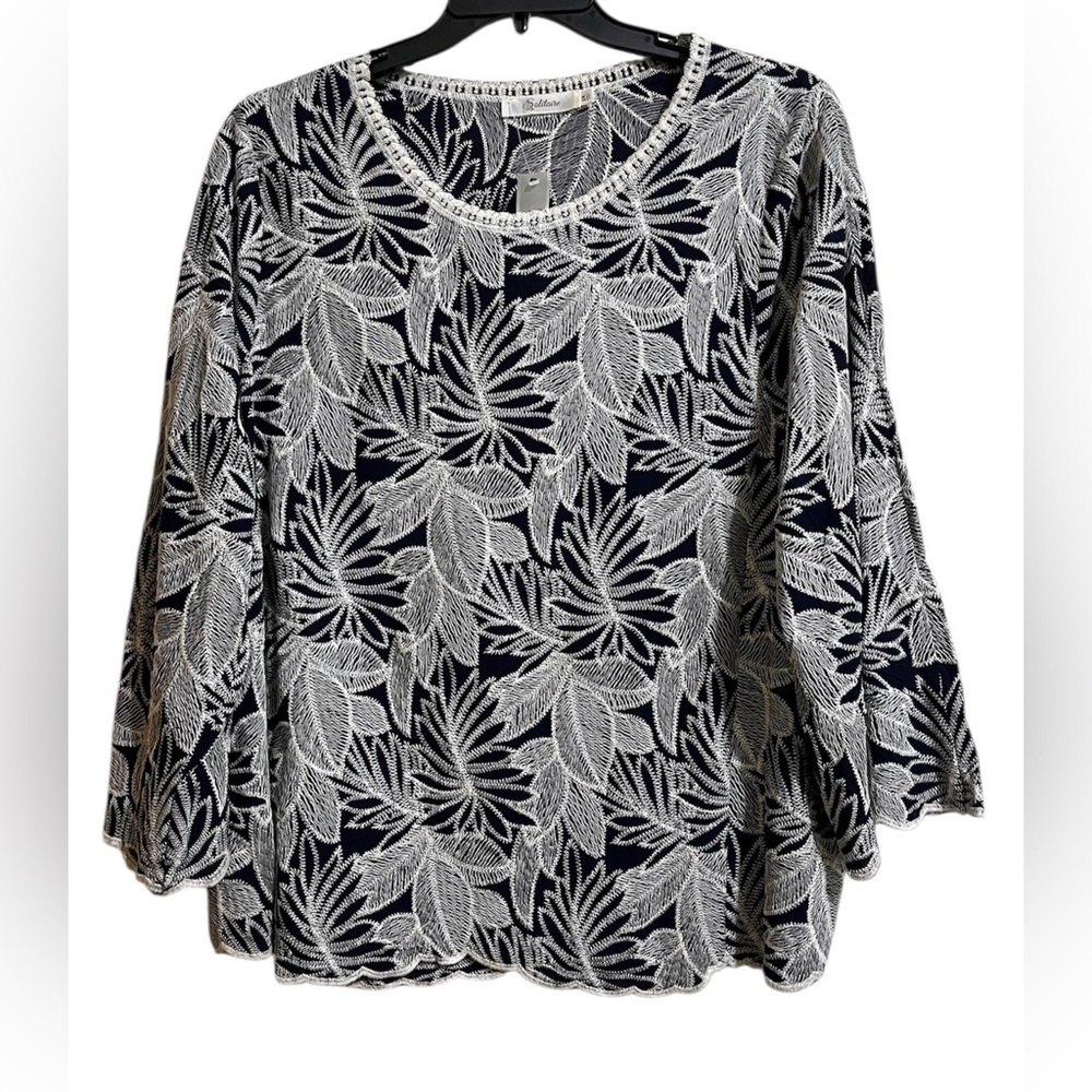 NEW Solitaire Boho Embroidered Black and White Leaf Print Blouse Scallop Hem 2X
